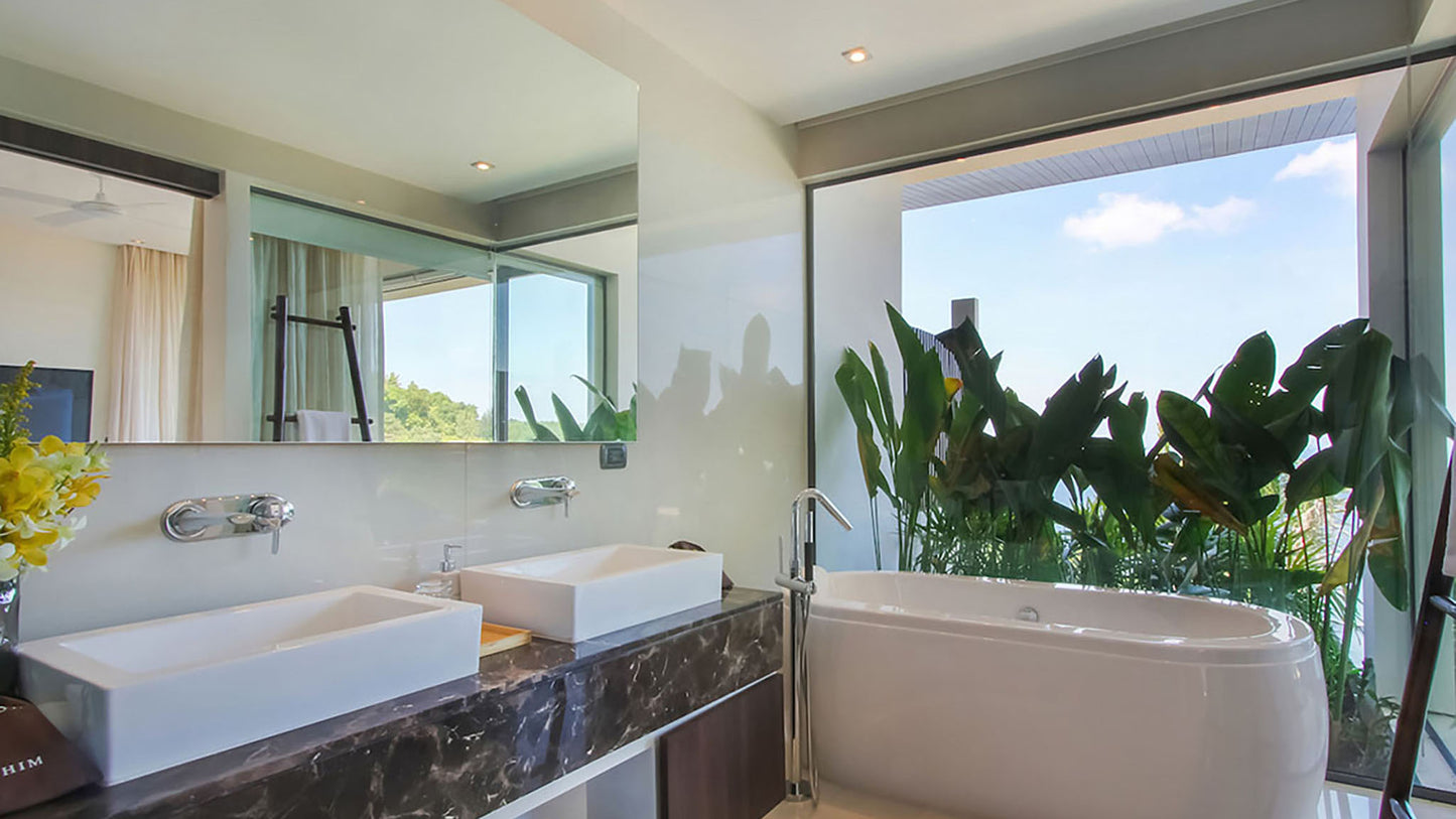 Seaview 8-bedrooms hillside panoramic villa (19-metre infinity pool, jacuzzi, expansive terraves, cinema, game room, gym and spa, fully services)