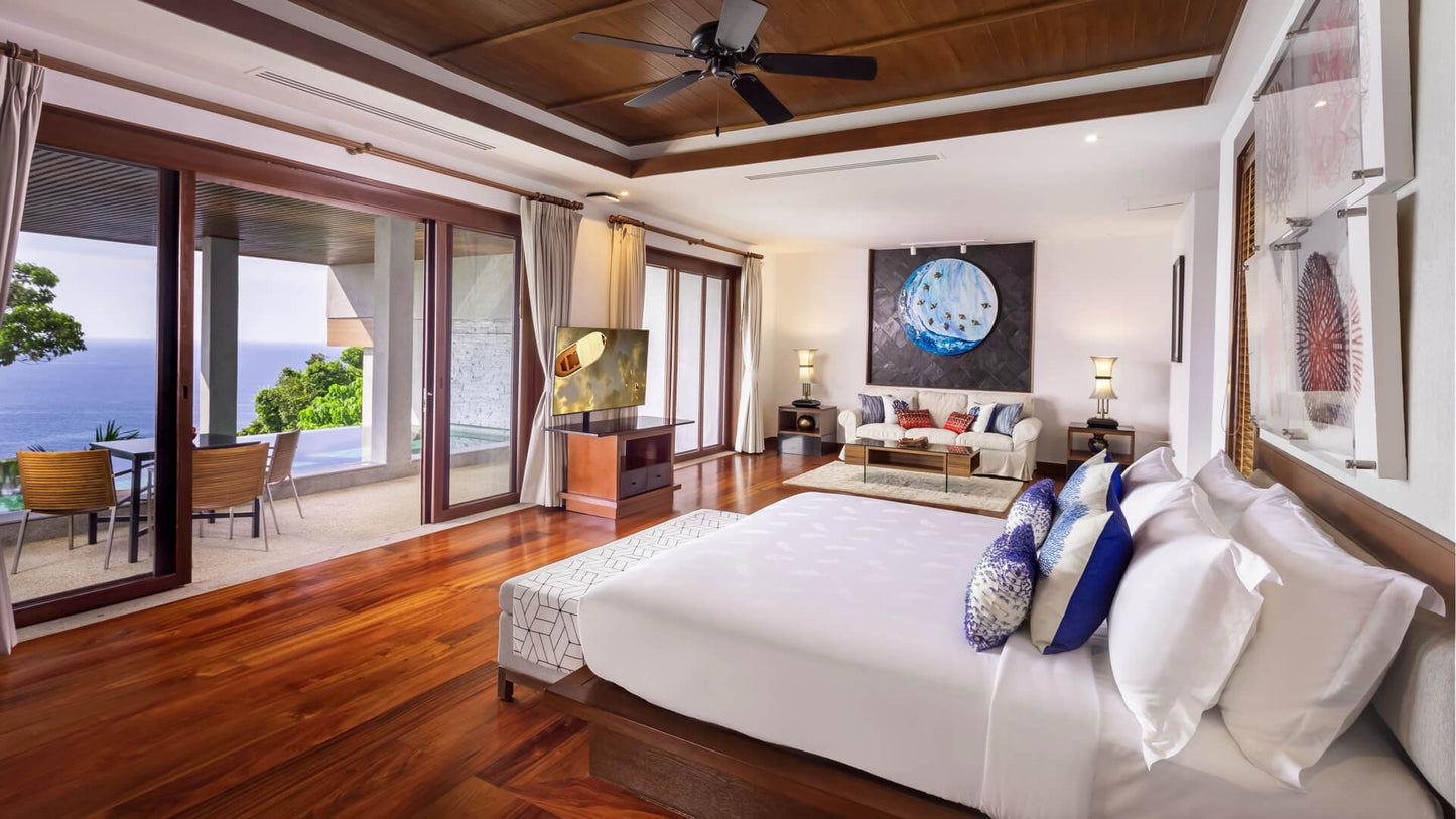 Seaview 5-bedrooms cliff villa in Kamala beach (Steam room, Bathtub & coffee machine and pool access in every bd, private gym, Biliard, Karaoke room, with access to the beach)