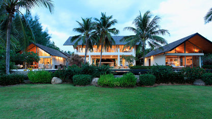 Beachfront Thai design 6-bedrooms villa in Natai beach (with 25-metre infinity pool, big garden and sauna)