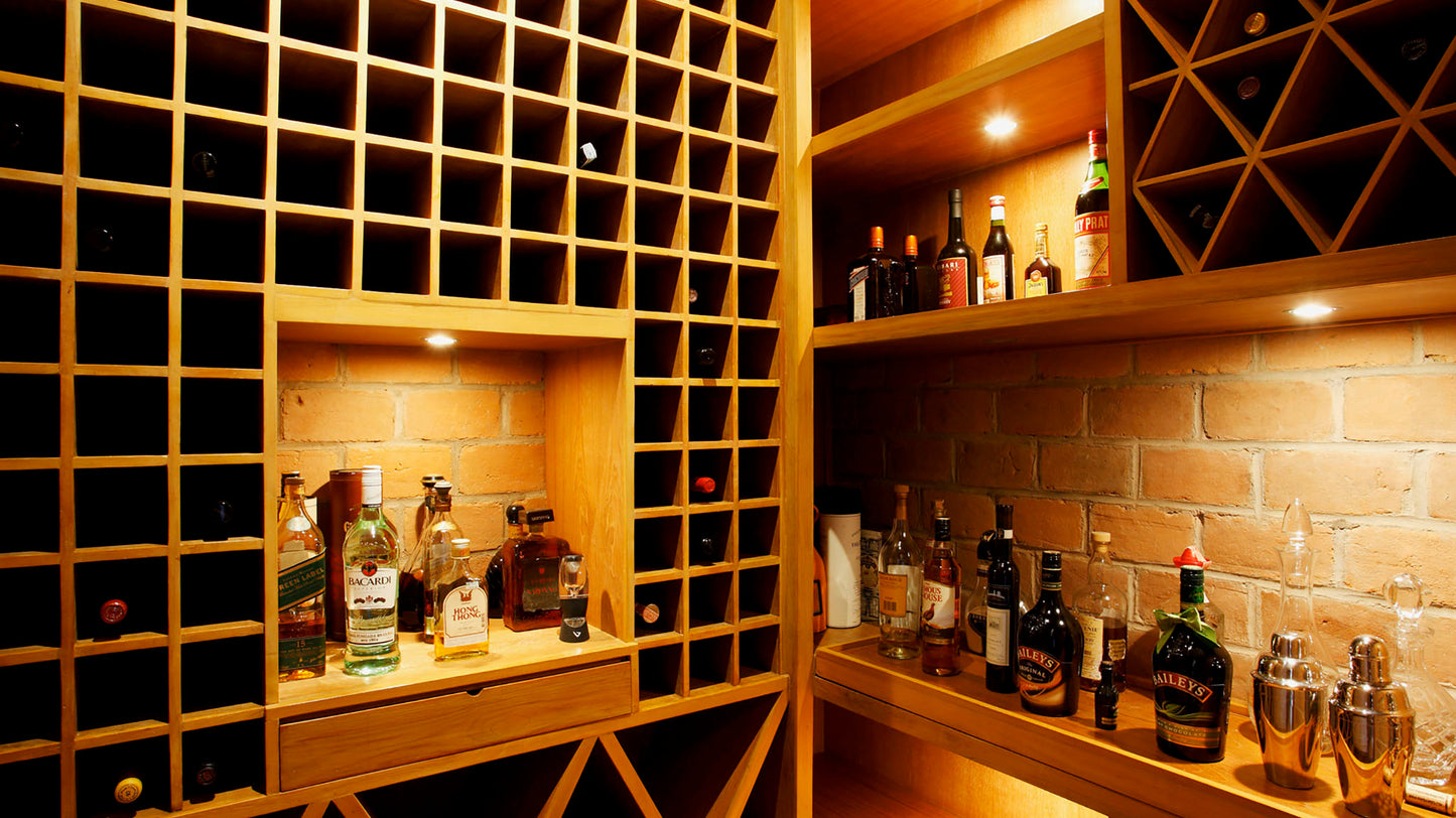 Beachfront Thai design 6-bedrooms villa in Natai beach (with 25-metre infinity pool, big garden and sauna)