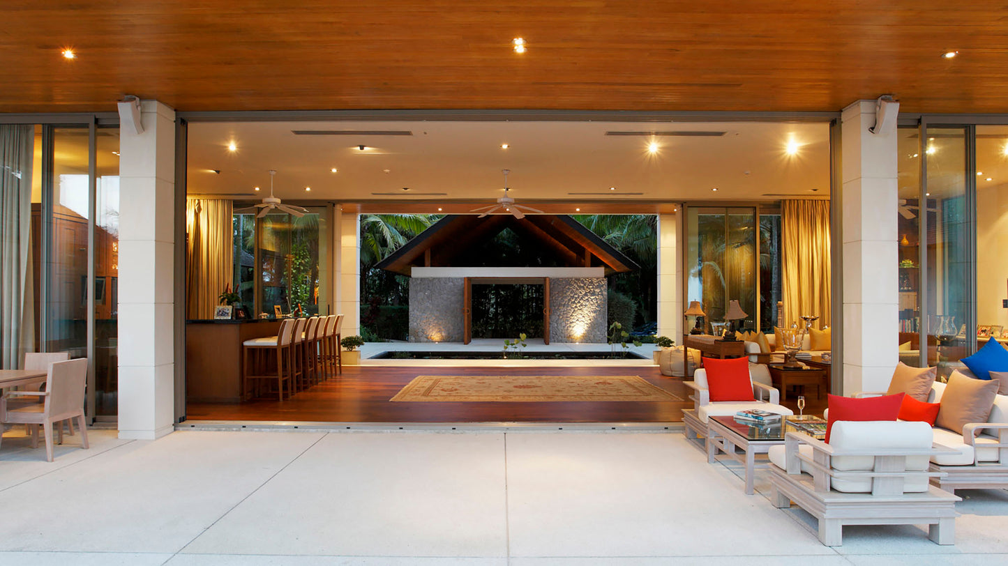 Beachfront Thai design 6-bedrooms villa in Natai beach (with 25-metre infinity pool, big garden and sauna)