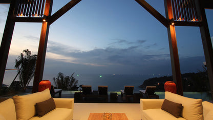 Seaview 8-bedrooms hillside panoramic villa (19-metre infinity pool, jacuzzi, expansive terraves, cinema, game room, gym and spa, fully services)