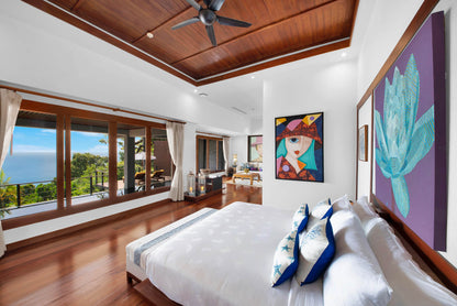 Seaview 5-bedrooms cliff villa in Kamala beach (Steam room, Bathtub & coffee machine and pool access in every bd, private gym, Biliard, Karaoke room, with access to the beach)