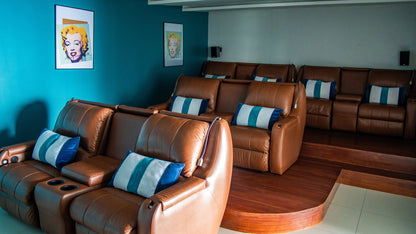 Seaview 8-bedrooms hillside panoramic villa (19-metre infinity pool, jacuzzi, expansive terraves, cinema, game room, gym and spa, fully services)