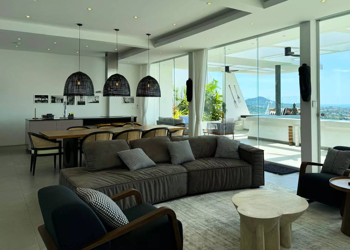 Seaview 2-bedrooms 2-storey villa on the rock in Bophut (large living room, kitchen, terrace, and infinity swimming pool , can be combined with similar neighbour villa up to 17 bedrooms)