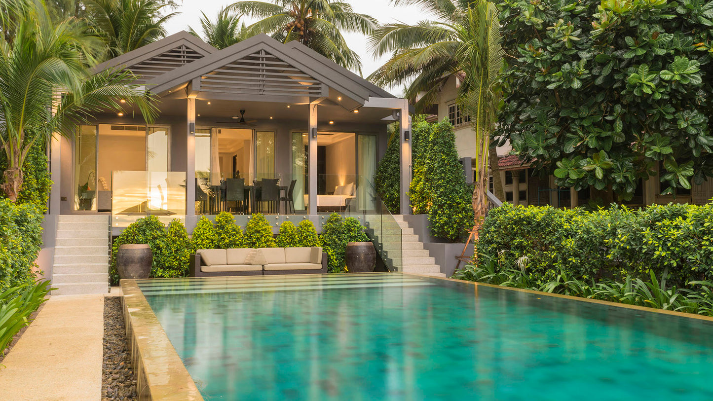 One-storey beachfront 4-bedrooms villa in Natai beach (perfect setting for relaxed holidays, family gatherings)