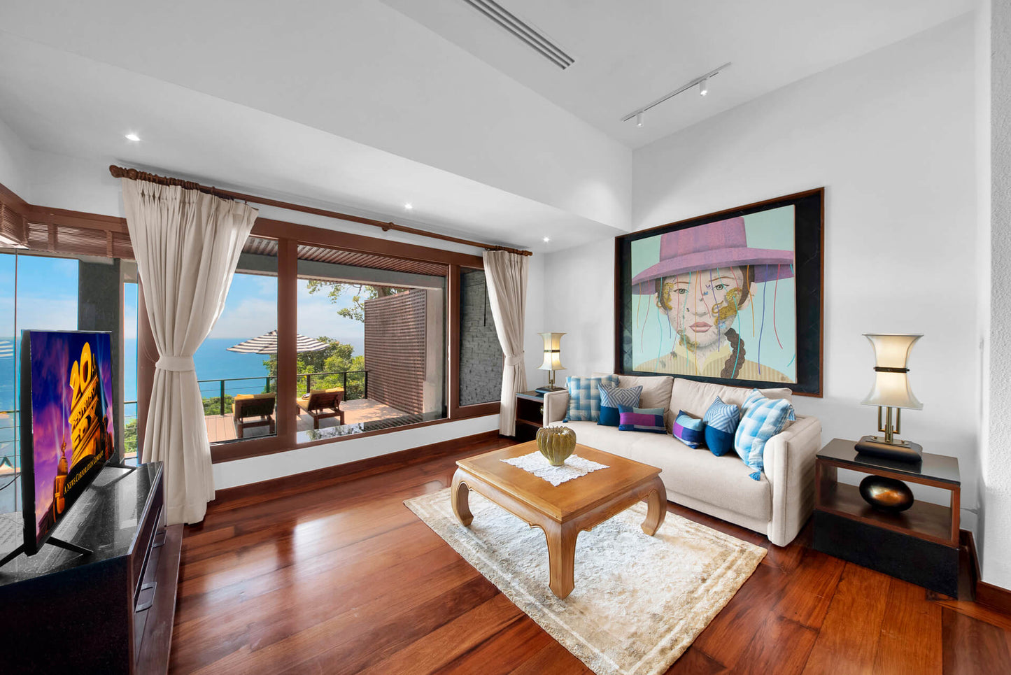 Seaview 5-bedrooms cliff villa in Kamala beach (Steam room, Bathtub & coffee machine and pool access in every bd, private gym, Biliard, Karaoke room, with access to the beach)