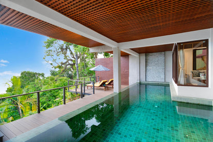Seaview 5-bedrooms cliff villa in Kamala beach (Steam room, Bathtub & coffee machine and pool access in every bd, private gym, Biliard, Karaoke room, with access to the beach)