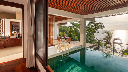 Seaview 5-bedrooms cliff villa in Kamala beach (Steam room, Bathtub & coffee machine and pool access in every bd, private gym, Biliard, Karaoke room, with access to the beach)