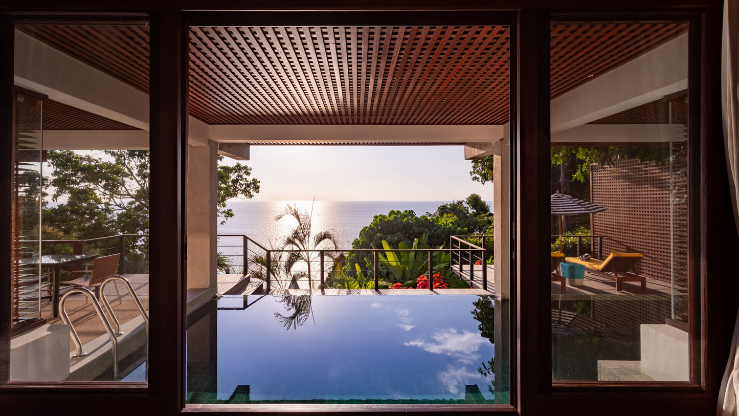 Seaview 5-bedrooms cliff villa in Kamala beach (Steam room, Bathtub & coffee machine and pool access in every bd, private gym, Biliard, Karaoke room, with access to the beach)