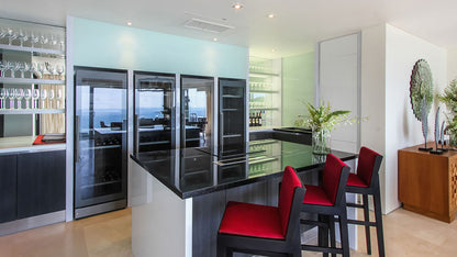 Seaview 8-bedrooms hillside panoramic villa (19-metre infinity pool, jacuzzi, expansive terraves, cinema, game room, gym and spa, fully services)