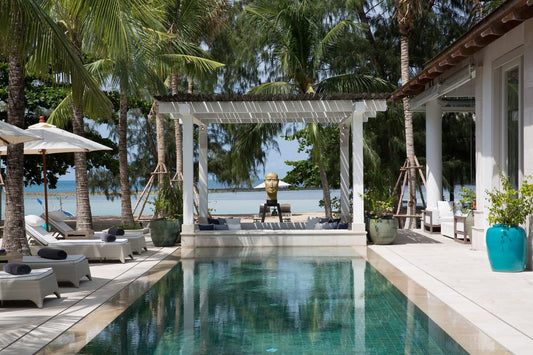 Beachfront full service 5-bedrooms villa in Chaweng beach (32 m pool, full service with Chef, gym, cinema, can be combined with 2 other villas and Estate area up to 17 bd; gym, steam room, kids room, private area and parking)