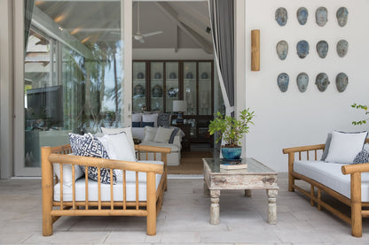 Beachfront full service 5-bedrooms villa in Chaweng beach (32 m pool, full service with Chef, gym, cinema, can be combined with 2 other villas and Estate area up to 17 bd; gym, steam room, kids room, private area and parking)