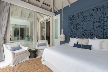 Beachfront full service 5-bedrooms villa in Chaweng beach (32 m pool, full service with Chef, gym, cinema, can be combined with 2 other villas and Estate area up to 17 bd; gym, steam room, kids room, private area and parking)