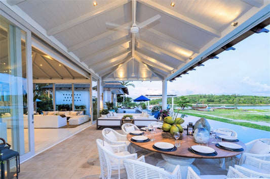 Beachfront 4-bedrooms villa in Chaweng beach (32 m pool, full service with Chef, gym, cinema, can be combined with 2 other villas and Estate area up to 17 bd; gym, steam room, kids room, private area and parking)