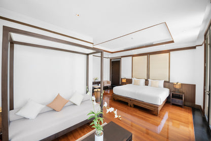 Seaview 8-bedrooms villa in Millionaire’s Mile Kamala beach (private gym, game room, trampoline, basketball ring, garden for catering; bathtub in each room)