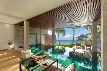 Seaview 5-bedrooms cliff villa in Kamala beach (Steam room, Bathtub & coffee machine and pool access in every bd, private gym, Biliard, Karaoke room, with access to the beach)