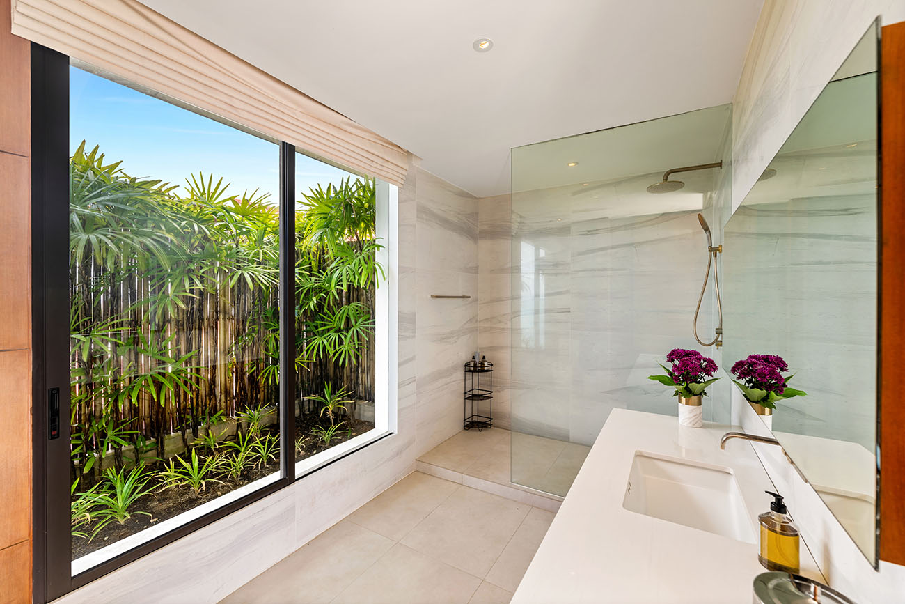 Seaview 5-bedrooms cliff villa in Maenam (private gym, huge living room, kids room)