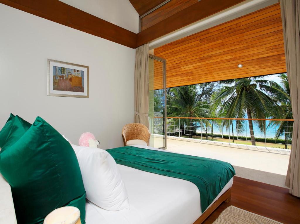 Rejuvenating beachfront 6-bedrooms villa in Natai beach (25-metre infinity pool, landscaped tropical gardens, beachfront sala)