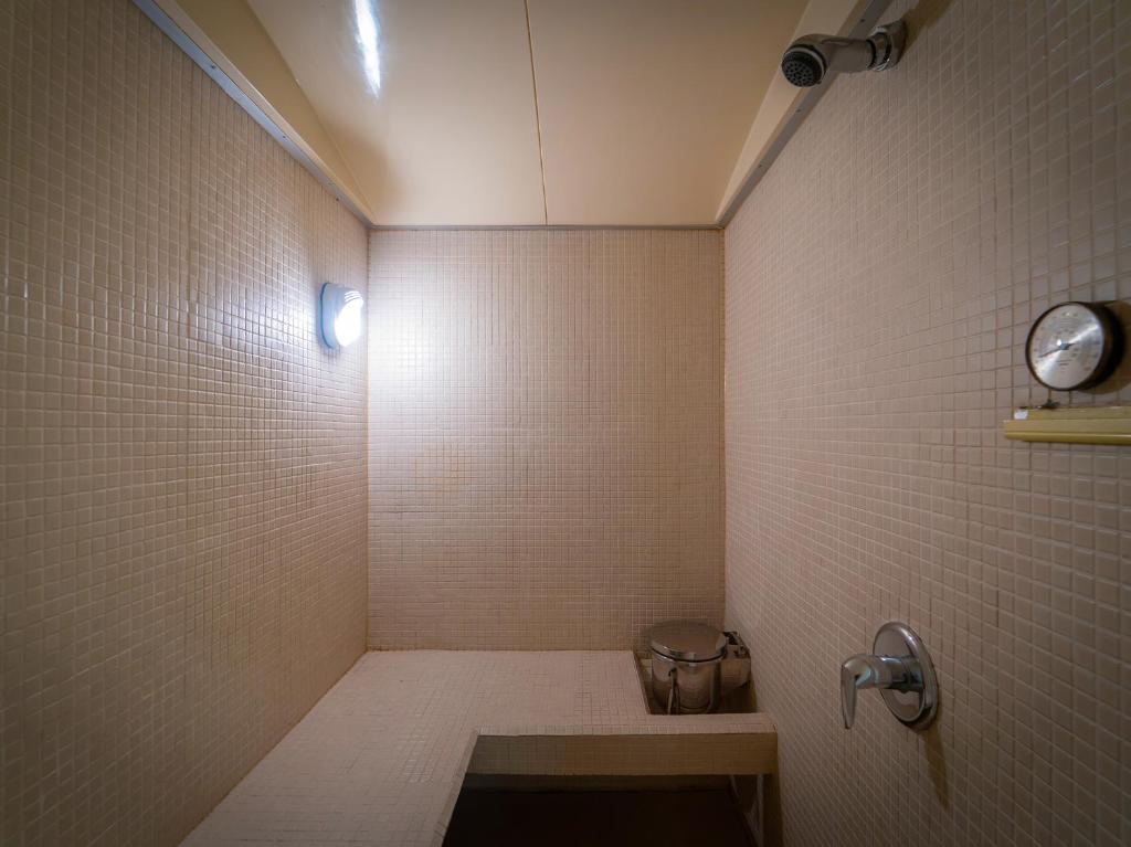 Rejuvenating beachfront 6-bedrooms villa in Natai beach (25-metre infinity pool, landscaped tropical gardens, beachfront sala)