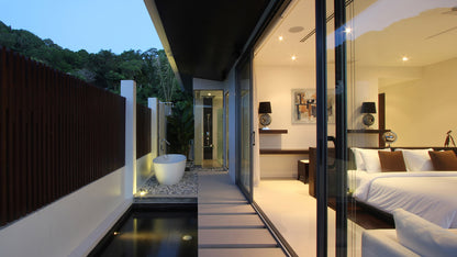 Seaview 8-bedrooms hillside panoramic villa (19-metre infinity pool, jacuzzi, expansive terraves, cinema, game room, gym and spa, fully services)