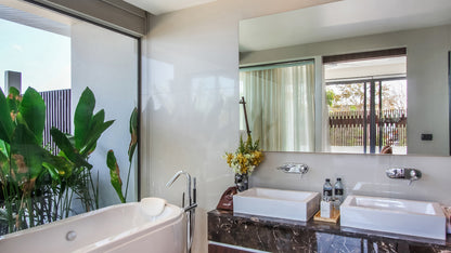 Seaview 8-bedrooms hillside panoramic villa (19-metre infinity pool, jacuzzi, expansive terraves, cinema, game room, gym and spa, fully services)