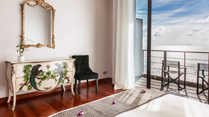 Seaview 5-bedrooms villa in Naithon beach (Piano, Tv room, private security area)