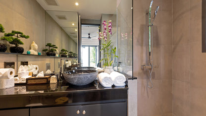 One-storey beachfront 4-bedrooms villa in Natai beach (perfect setting for relaxed holidays, family gatherings)