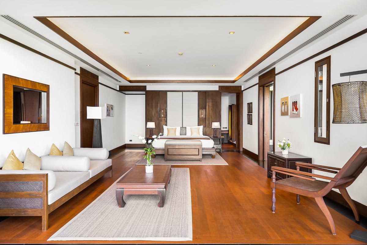 Seaview 8-bedrooms villa in Millionaire’s Mile Kamala beach (private gym, game room, trampoline, basketball ring, garden for catering; bathtub in each room)