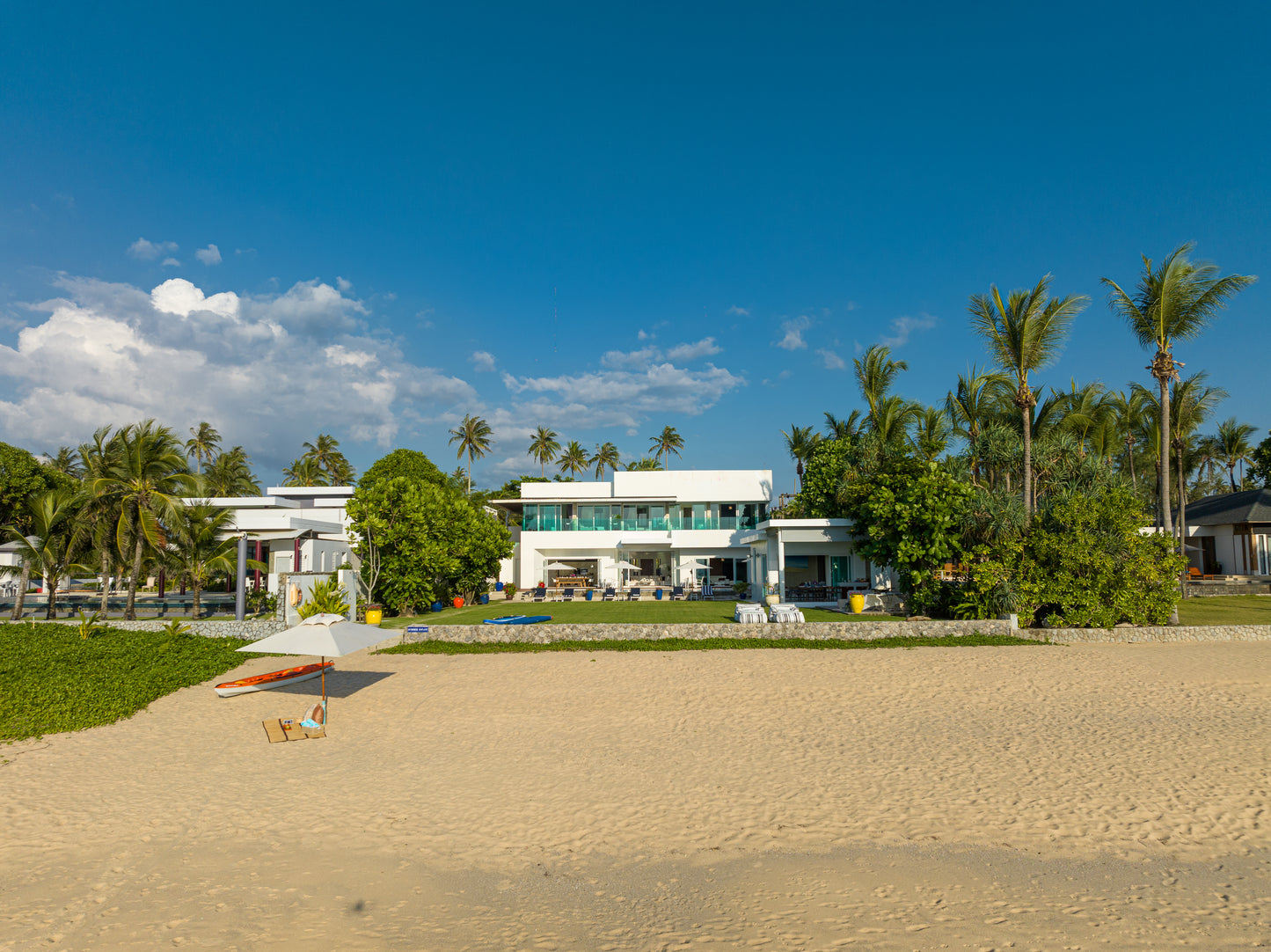 Luxury beachfront 5-bedrooms villa in Natai (max. event capacity: 40 guests)