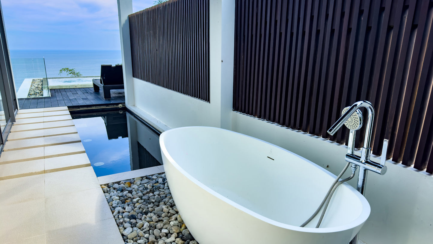 Seaview 8-bedrooms hillside panoramic villa (19-metre infinity pool, jacuzzi, expansive terraves, cinema, game room, gym and spa, fully services)