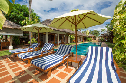 Beachfront 6-bedrooms full service villa with 17 - meters pool in Chaweng beach Koh Samui (Bbq area, big outdoor and indoor common area, great for retreats)