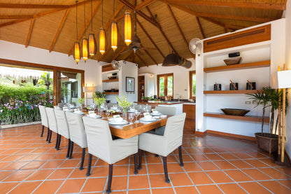 Beachfront 6-bedrooms full service villa with 17 - meters pool in Chaweng beach Koh Samui (Bbq area, big outdoor and indoor common area, great for retreats)