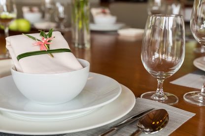 Beachfront 6-bedrooms full service villa with 17 - meters pool in Chaweng beach Koh Samui (Bbq area, big outdoor and indoor common area, great for retreats)