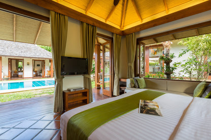 Beachfront 6-bedrooms full service villa with 17 - meters pool in Chaweng beach Koh Samui (Bbq area, big outdoor and indoor common area, great for retreats)