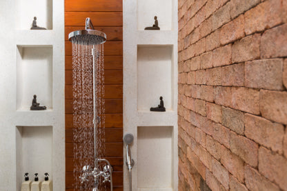 Beachfront 6-bedrooms full service villa with 17 - meters pool in Chaweng beach Koh Samui (Bbq area, big outdoor and indoor common area, great for retreats)