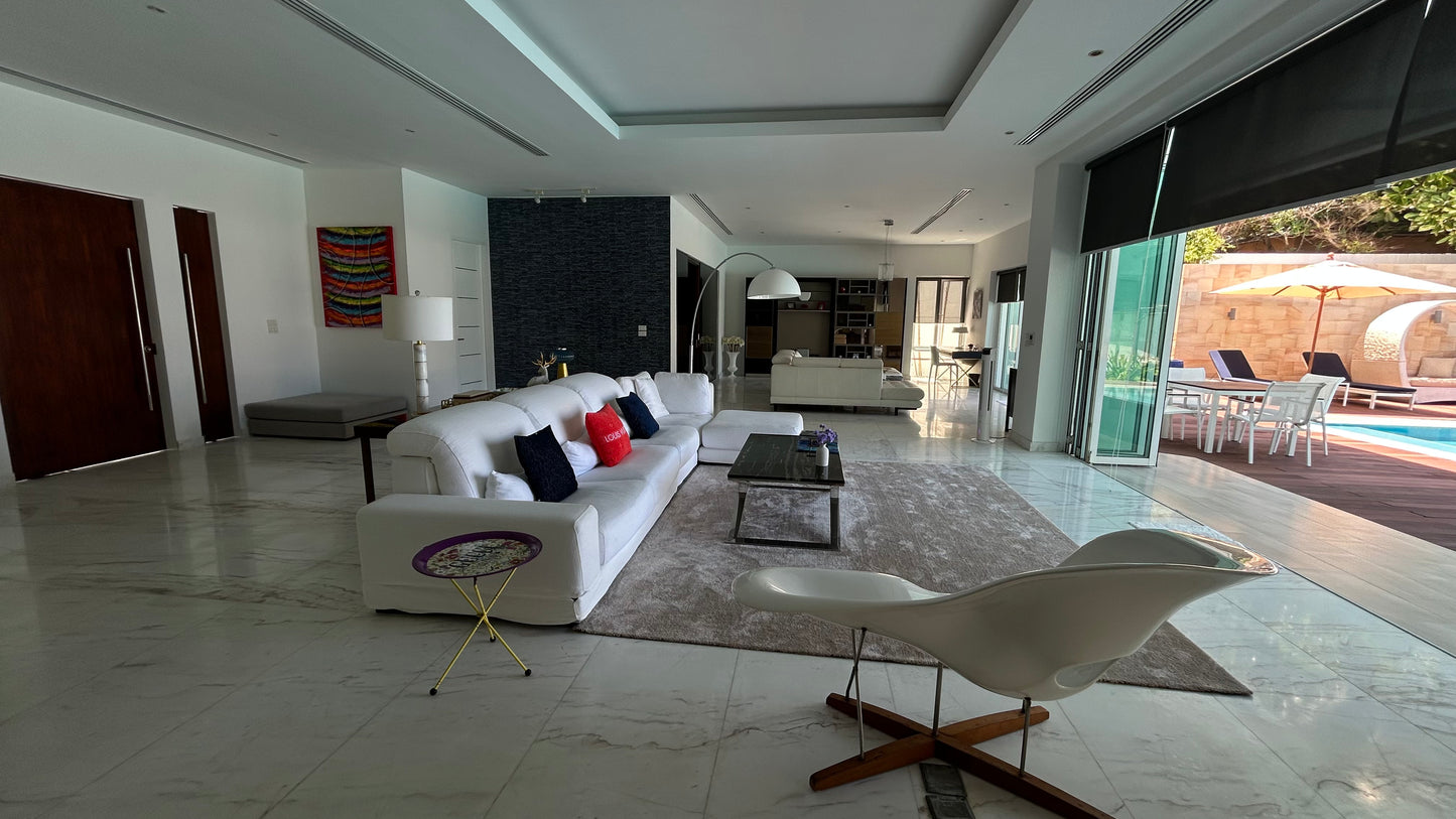 Luxury beachfront 5-bedrooms villa in Natai (max. event capacity: 40 guests)