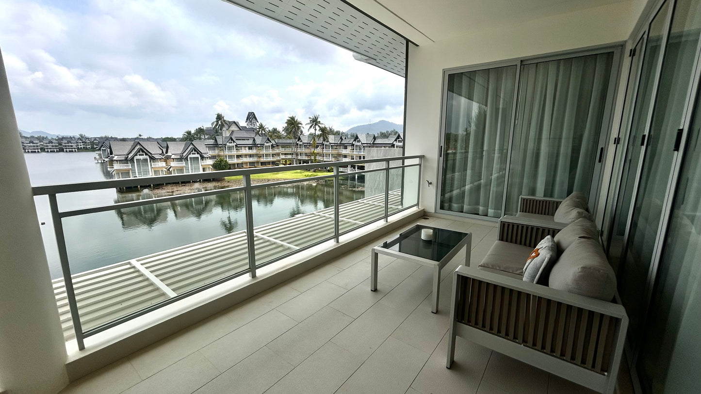 Lake view 3-bedrooms apartment in Bangtao beach (roof top with swimming pool and bbg, large terrace and living room)