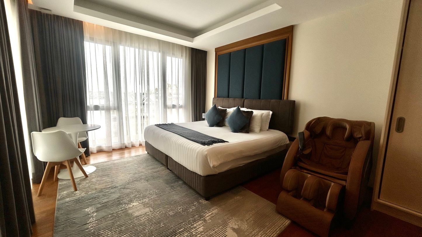 Lake view 3-bedrooms apartment in Bangtao beach (roof top with swimming pool and bbg, large terrace and living room)