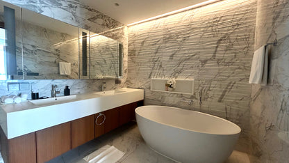 Lake view 3-bedrooms apartment in Bangtao beach (roof top with swimming pool and bbg, large terrace and living room)