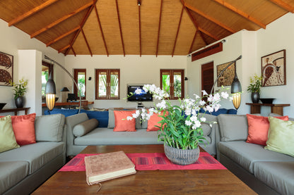 Beachfront 6-bedrooms full service villa with 17 - meters pool in Chaweng beach Koh Samui (Bbq area, big outdoor and indoor common area, great for retreats)