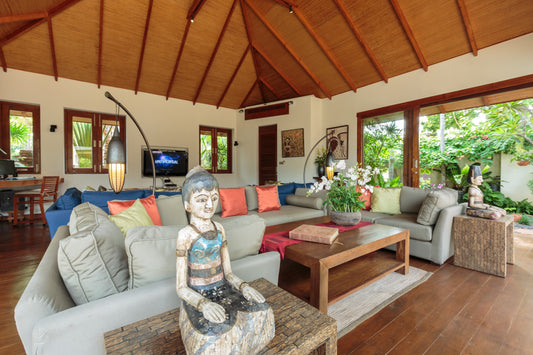 Beachfront 6-bedrooms full service villa with 17 - meters pool in Chaweng beach Koh Samui (Bbq area, big outdoor and indoor common area, great for retreats)