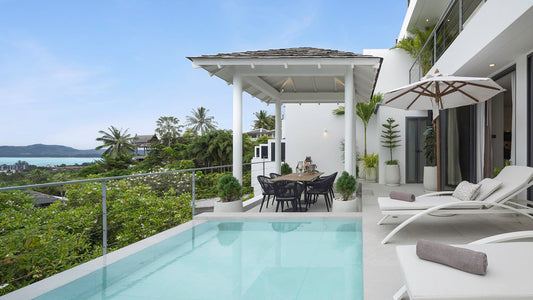 Panoramic seaview 3-bedrooms villa in Surin beach (redwood interiors, private pool sundeck, kids friendly)