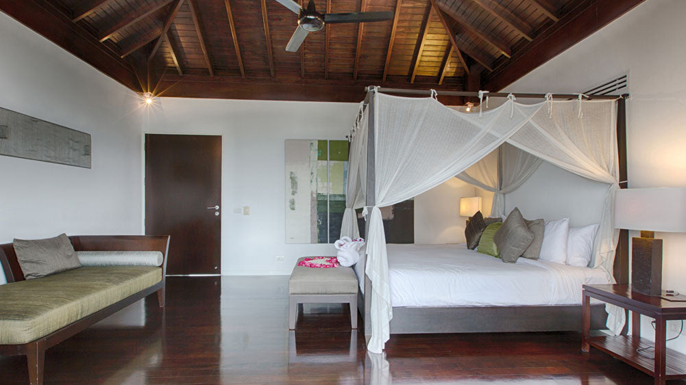 Panoramic sunset seaview hillside 4-bedrooms villa in Surin beach (infinity pool, gym, children's playroom, jacuzzi, full service with private chef)