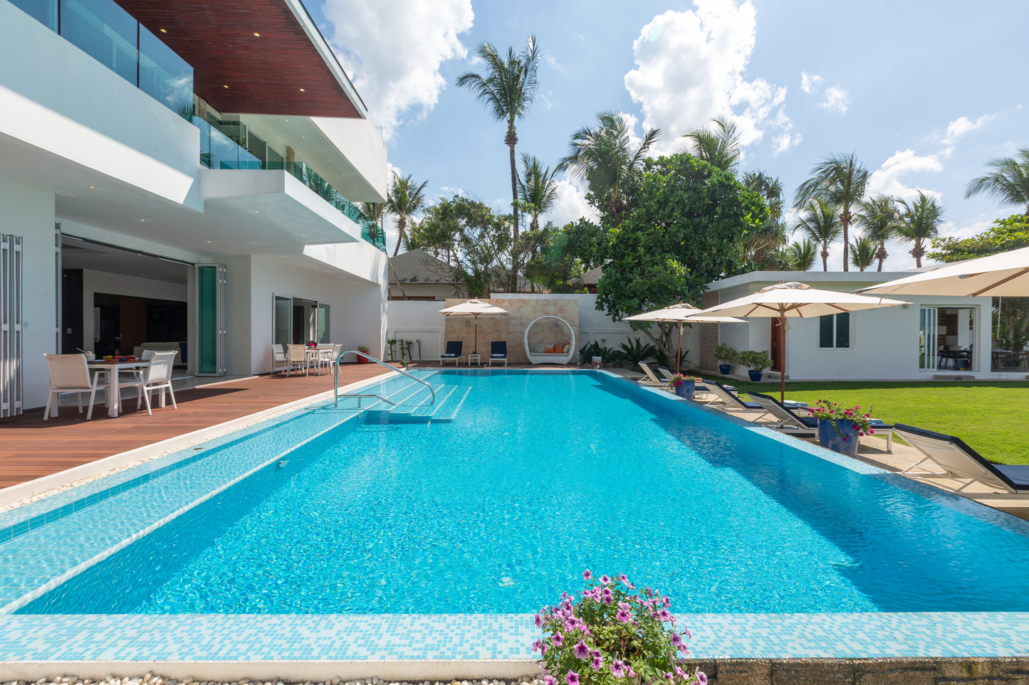 Luxury beachfront 5-bedrooms villa in Natai (max. event capacity: 40 guests)