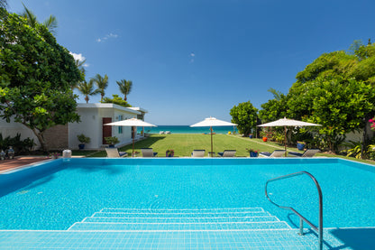Luxury beachfront 5-bedrooms villa in Natai (max. event capacity: 40 guests)