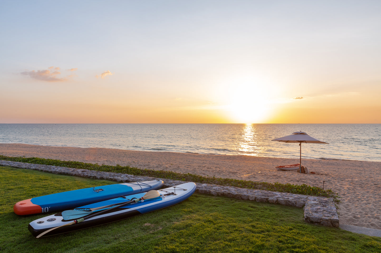 Luxury beachfront 5-bedrooms villa in Natai (max. event capacity: 40 guests)