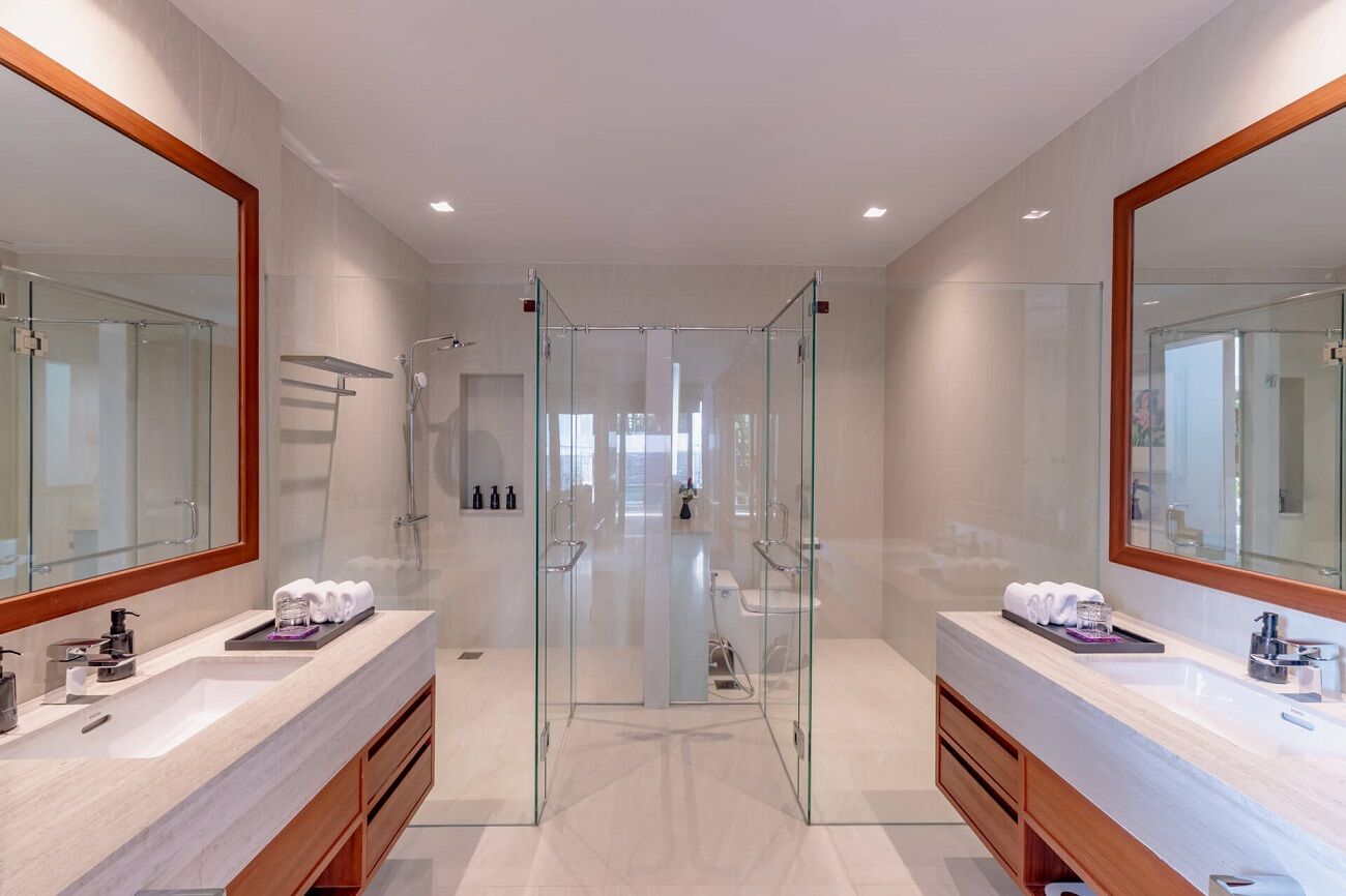 The Charming rock seaview 5-bedrooms villa on Millionaire’s Mile in Kamala beach (with private entrance to the beach)