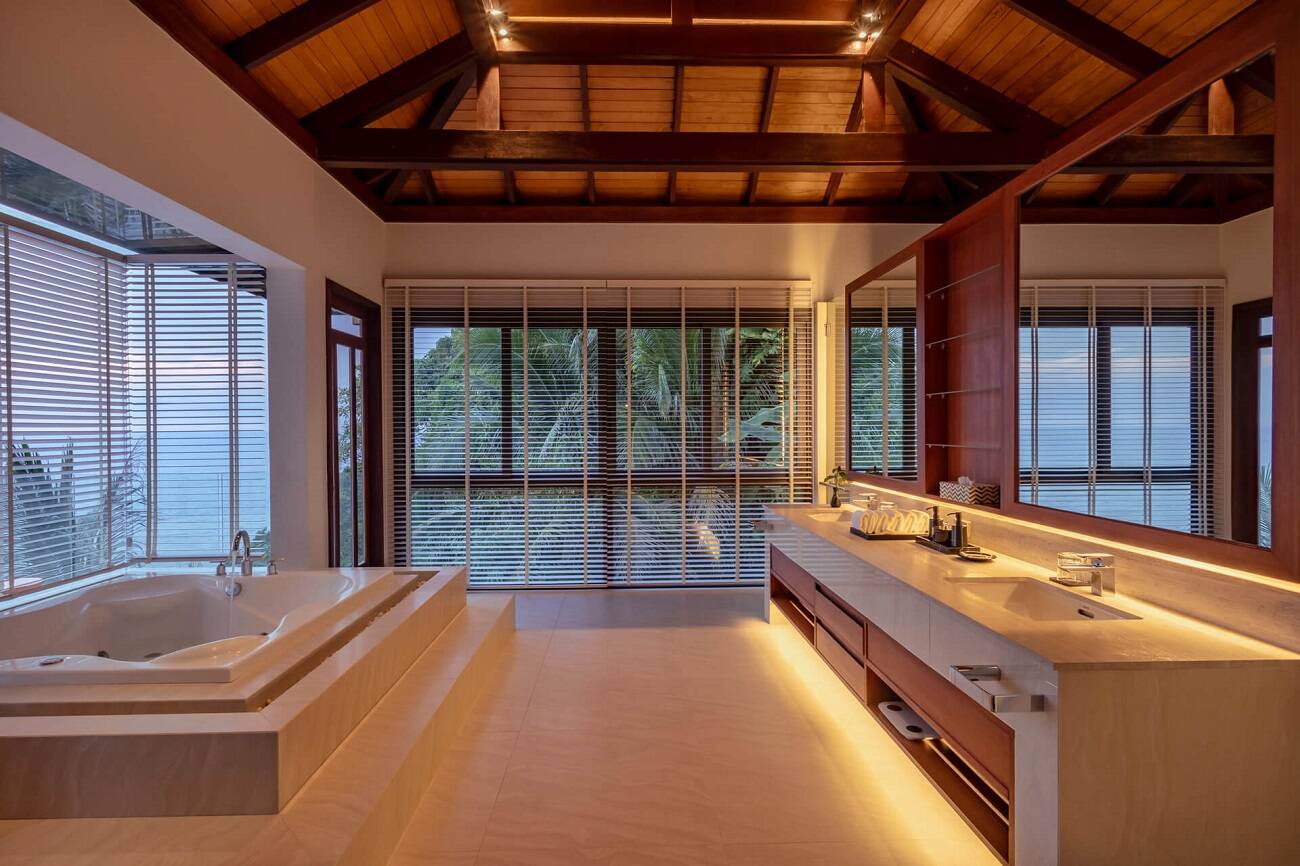 The Charming rock seaview 5-bedrooms villa on Millionaire’s Mile in Kamala beach (with private entrance to the beach)