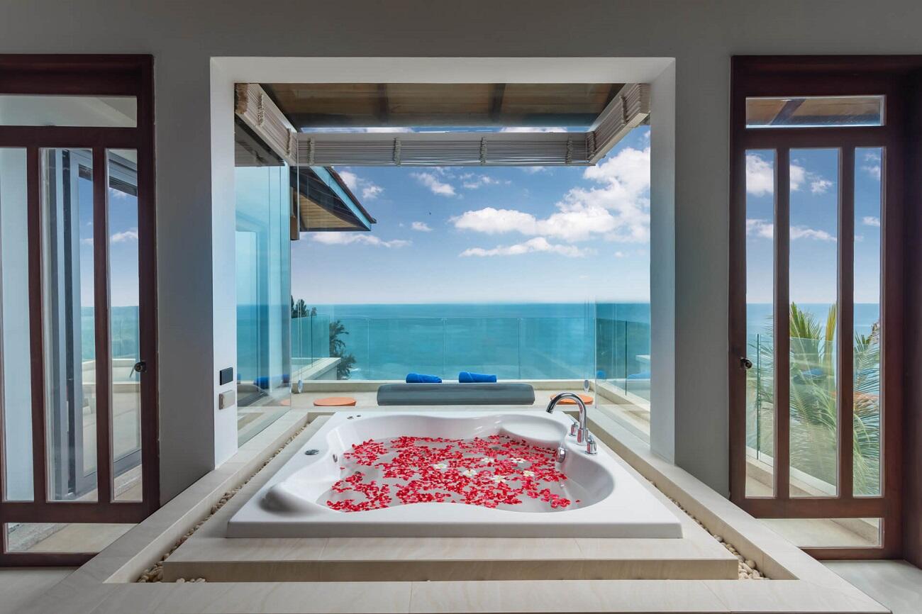 The Charming rock seaview 5-bedrooms villa on Millionaire’s Mile in Kamala beach (with private entrance to the beach)